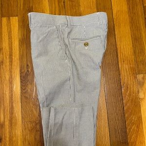 Like new. Ludlow cut pants. Chrome/egg shell.